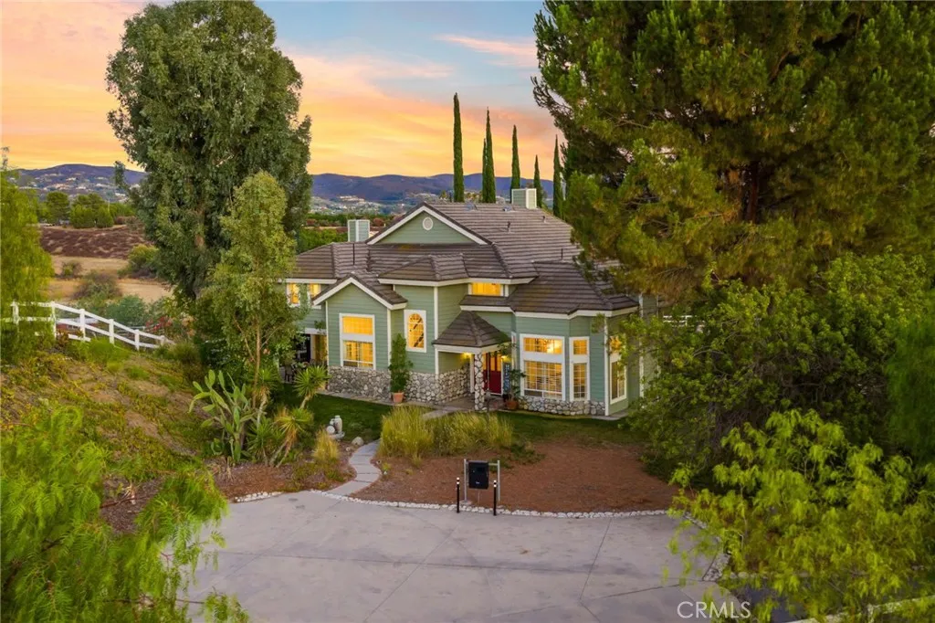 36350 Calle Poco, Temecula, California 92592 home-pic-10