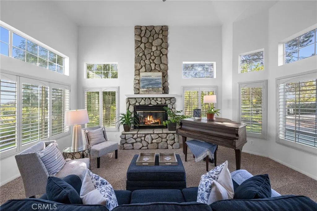 36350 Calle Poco, Temecula, California 92592 home-pic-16