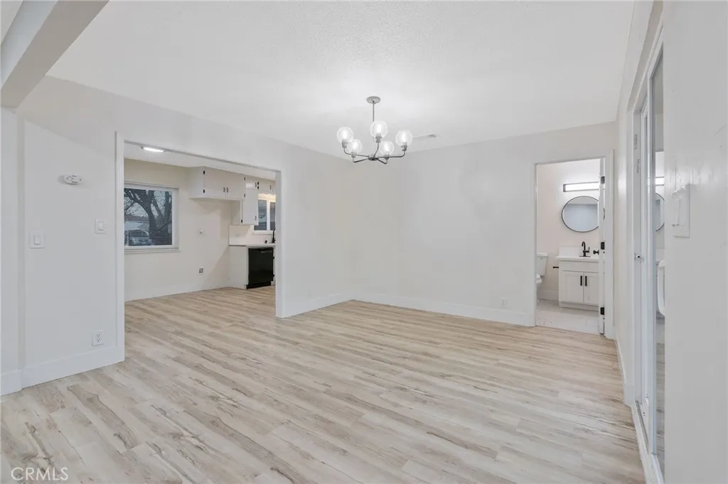 697 E Scott Avenue, Fresno, California 93710 home-pic-17