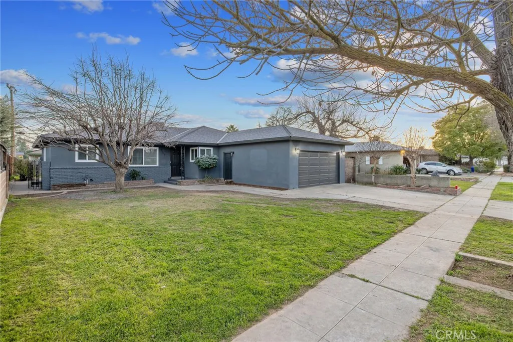 697 E Scott Avenue, Fresno, California 93710 home-pic-3
