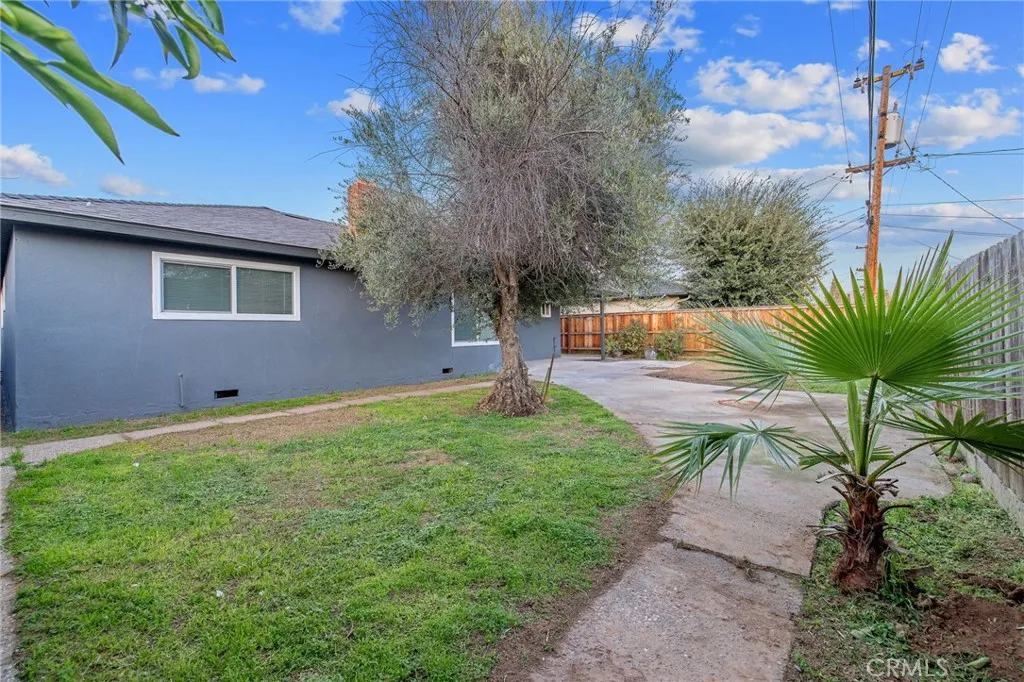 697 E Scott Avenue, Fresno, California 93710 home-pic-42