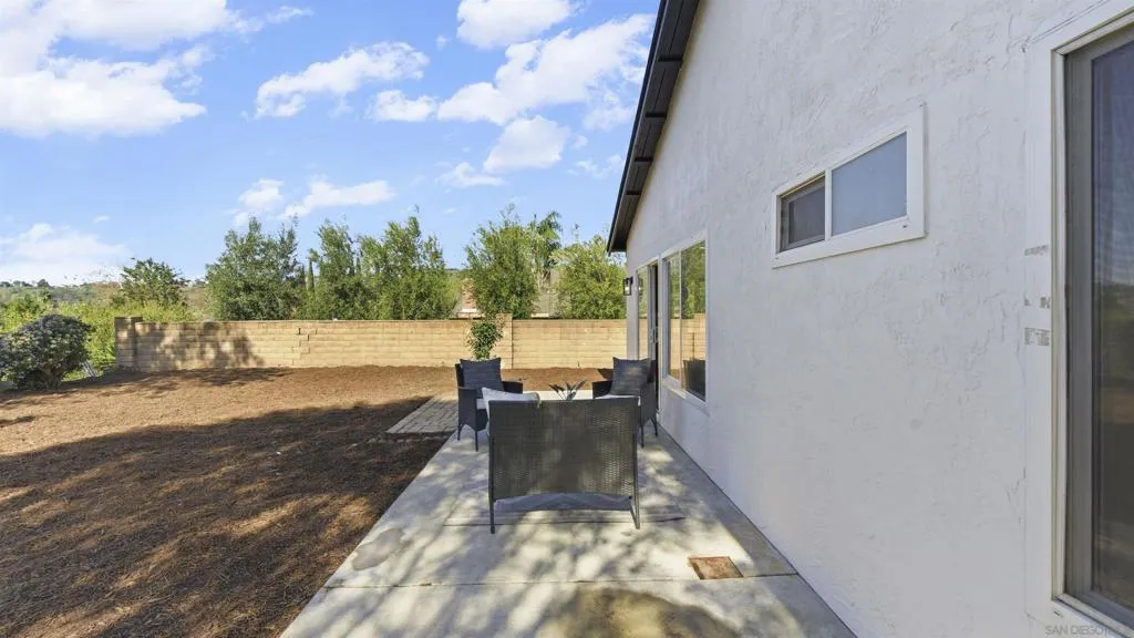 1151 Conway Dr, Escondido, California 92027 home-pic-23