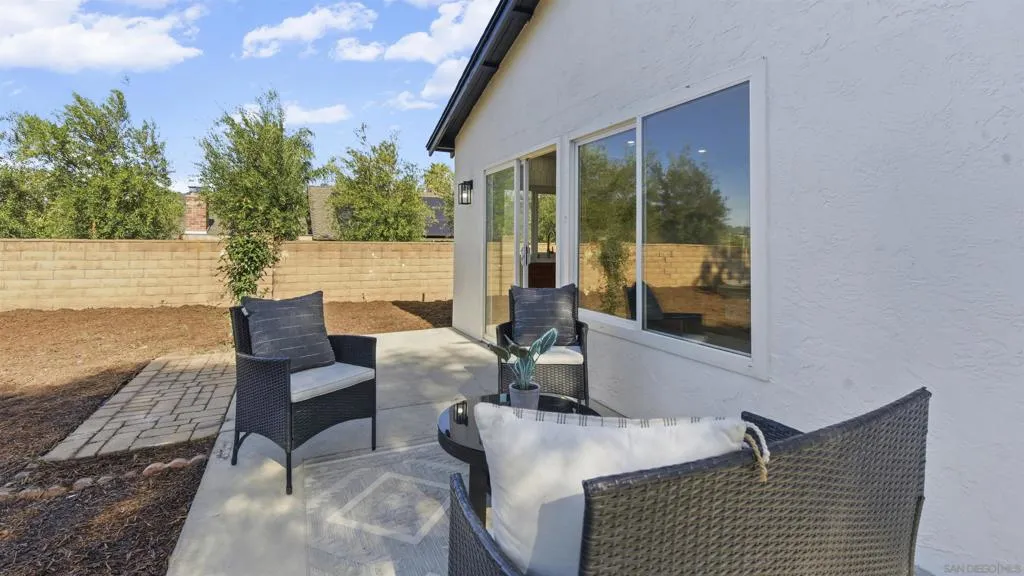 1151 Conway Dr, Escondido, California 92027 home-pic-20