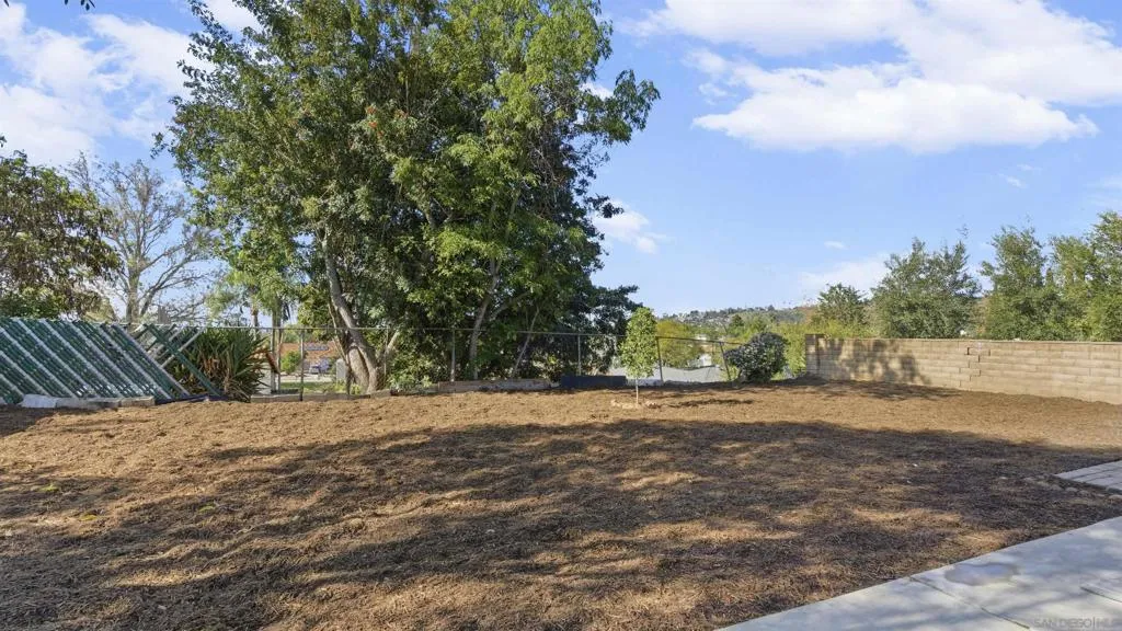 1151 Conway Dr, Escondido, California 92027 home-pic-21