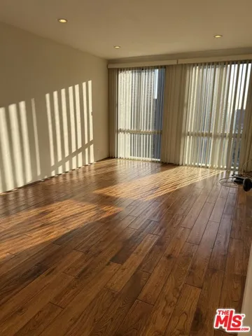 GREAT LIVING ROOM