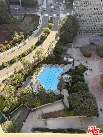 HUGE POOL