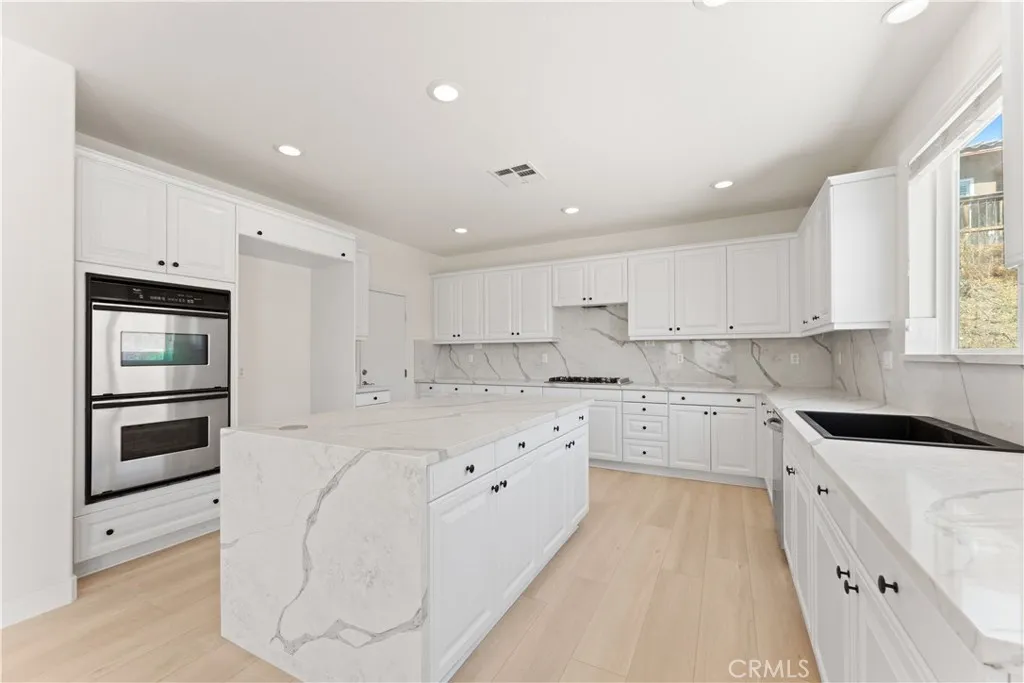 16395 Ridge Field, Riverside, California 92503 home-pic-10