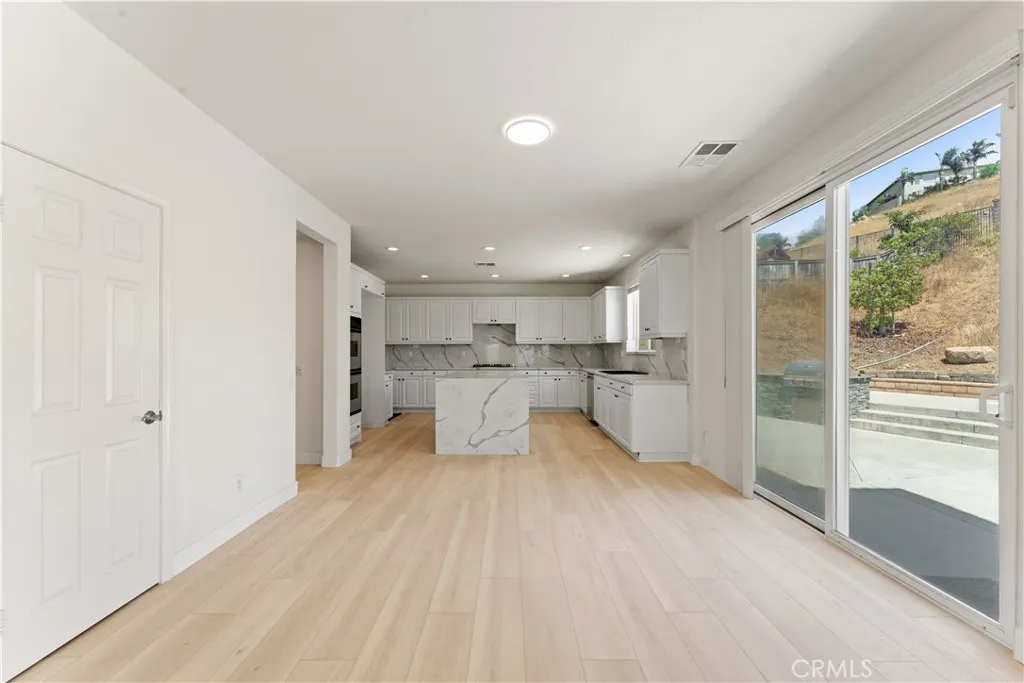 16395 Ridge Field, Riverside, California 92503 home-pic-13