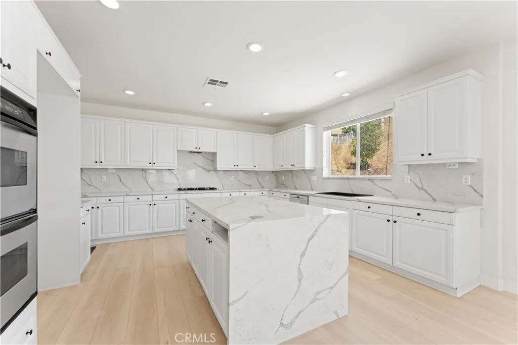 16395 Ridge Field, Riverside, California 92503 home-pic-11