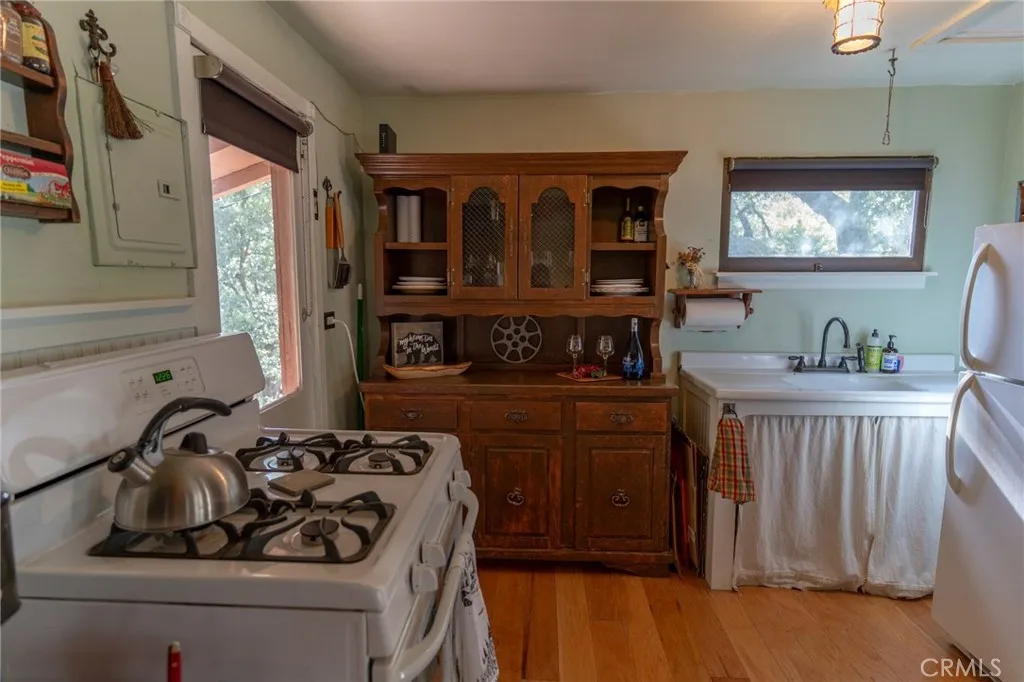 73 San Antonio Creek, Mt Baldy, California 91759 home-pic-25