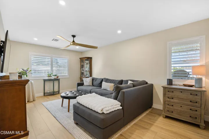 B1A7571-024-021-3000x2001