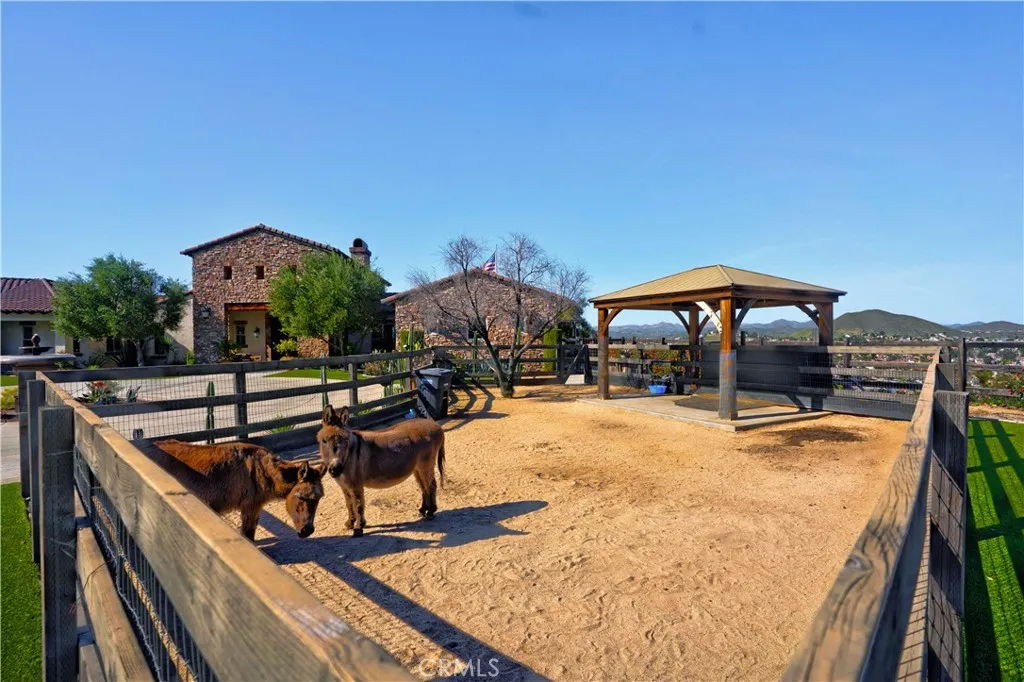 30635 Sorrel Lane, Canyon Lake, California 92587 home-pic-2