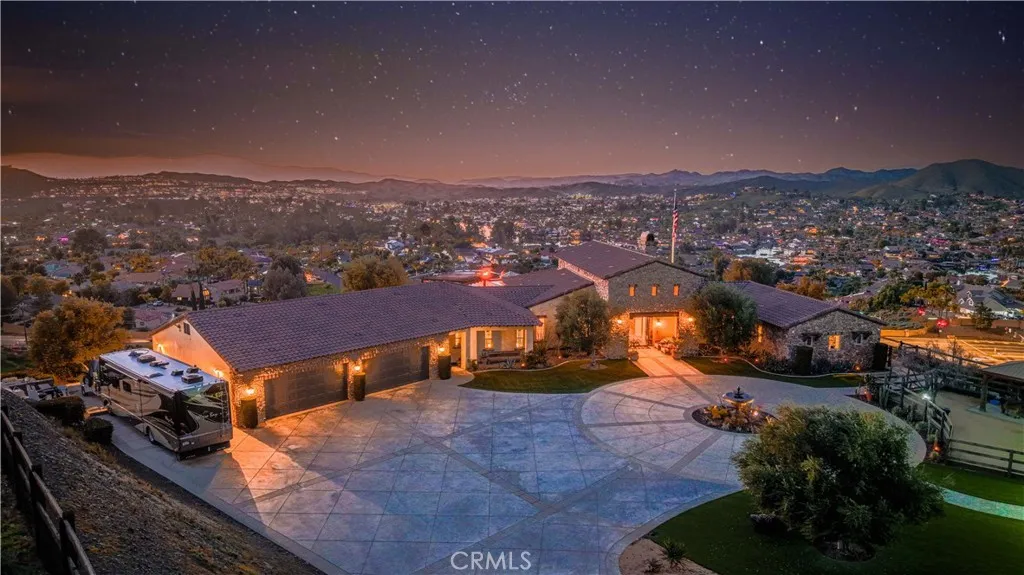 30635 Sorrel Lane, Canyon Lake, California 92587 home-pic-3