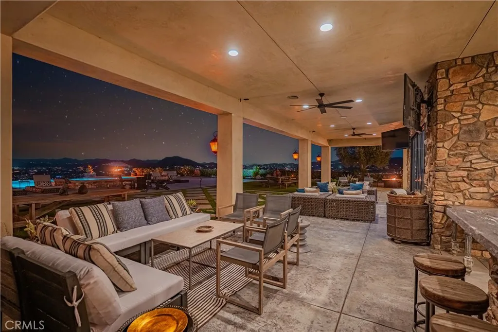 30635 Sorrel Lane, Canyon Lake, California 92587 home-pic-11