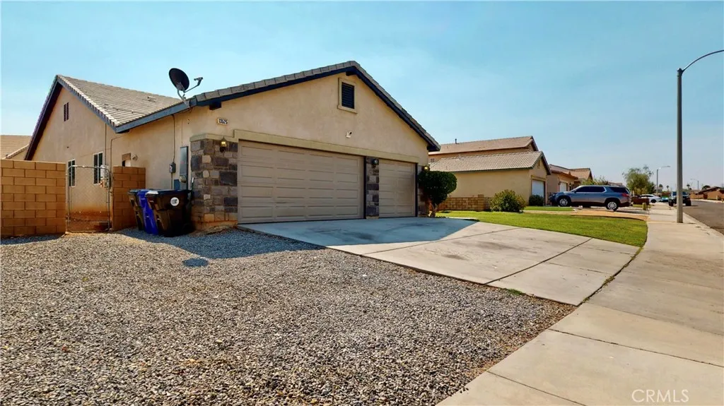 13525 Evanston Street, Victorville, California 92392 home-pic-2