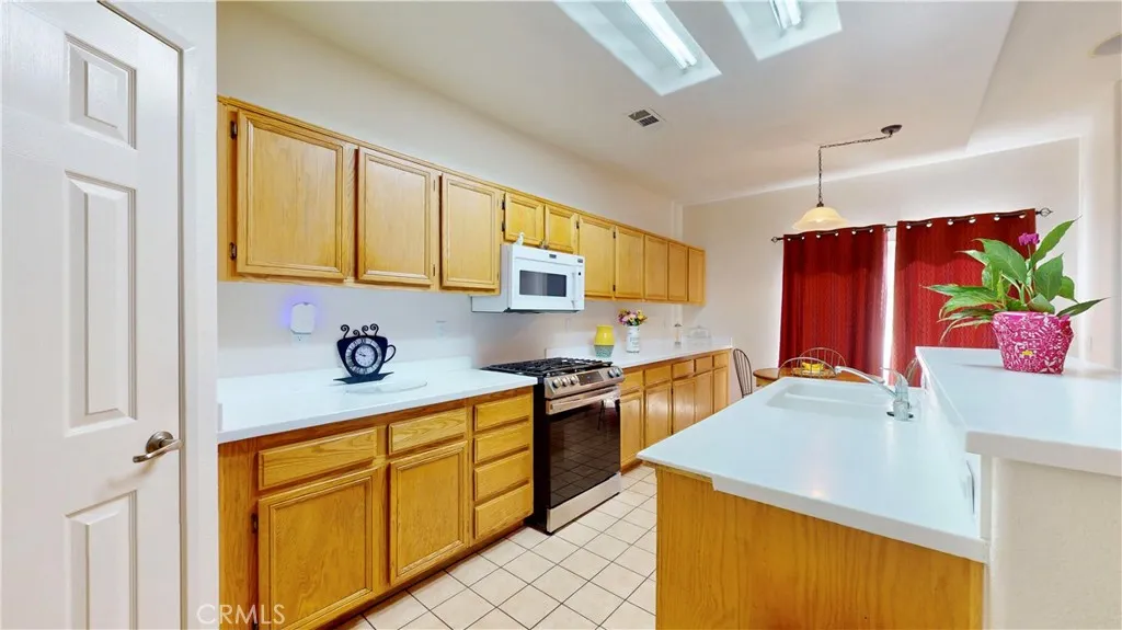 13525 Evanston Street, Victorville, California 92392 home-pic-21