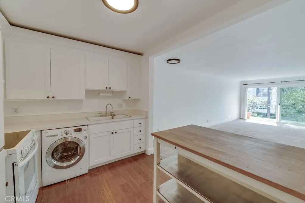 300 Cagney 208, Newport Beach, California 92663 home-pic-10