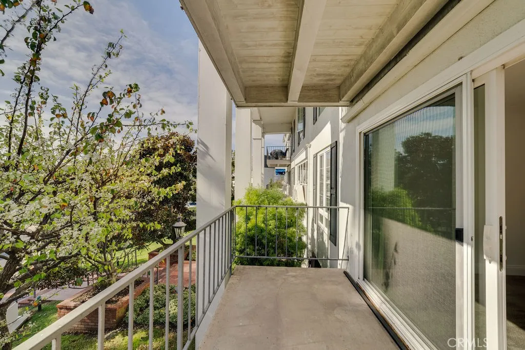 300 Cagney 208, Newport Beach, California 92663 home-pic-25