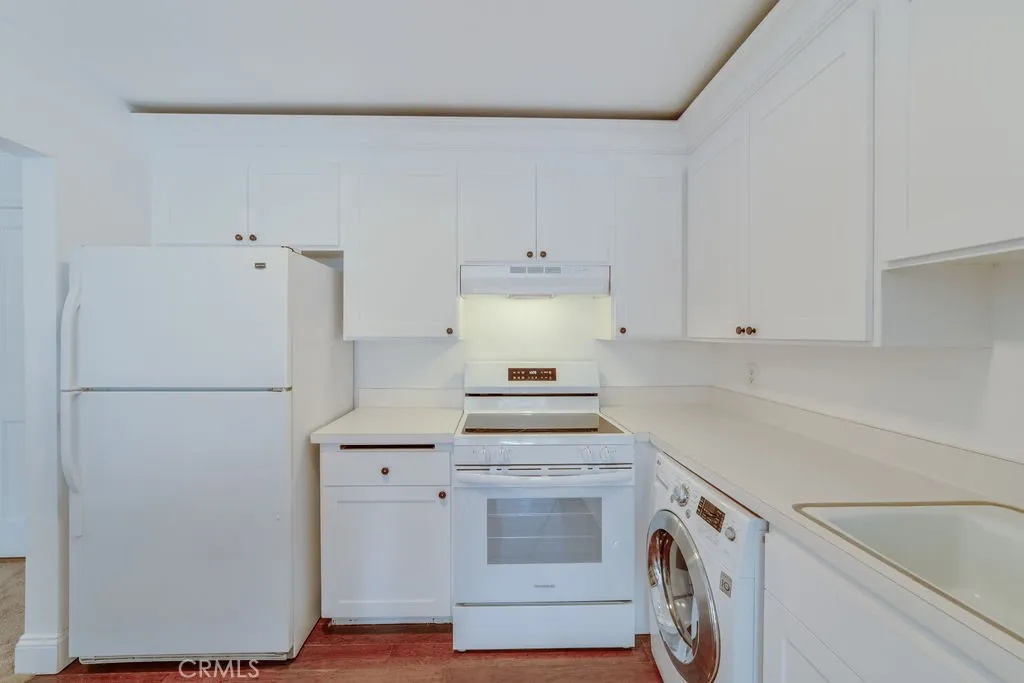 300 Cagney 208, Newport Beach, California 92663 home-pic-11