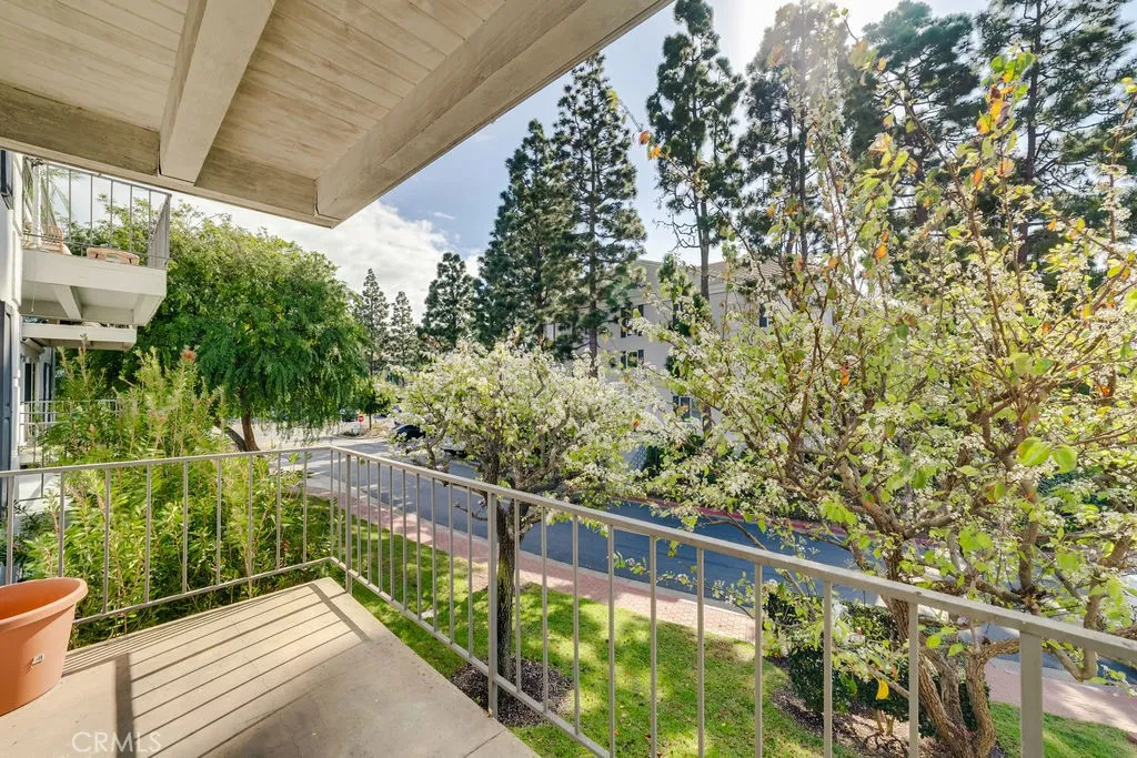 300 Cagney 208, Newport Beach, California 92663 home-pic-24