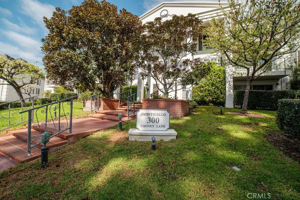 300 Cagney 208, Newport Beach, California 92663 home-pic-2