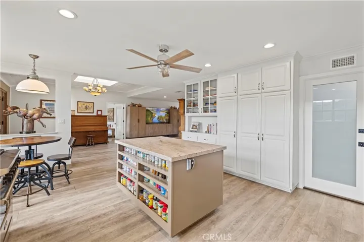 Island with built ins