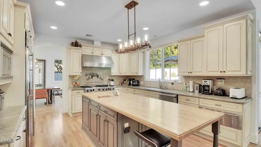 1929 Lyans Drive-16