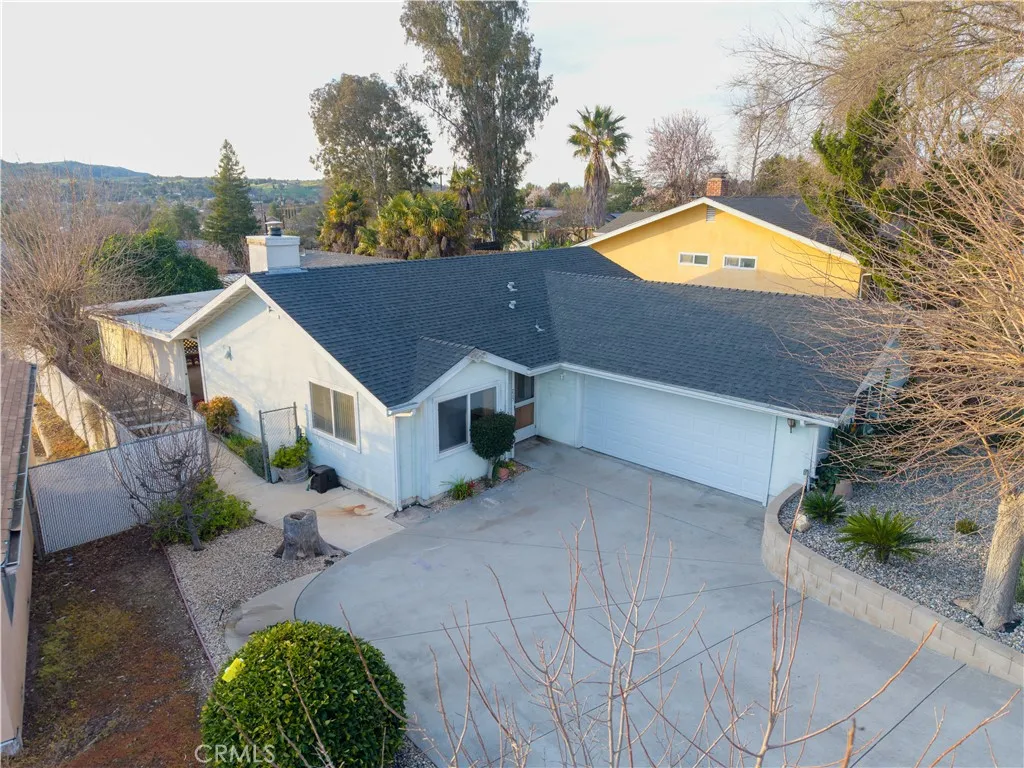 715 Shannon Hill, Paso Robles, California 93446 home-pic-1