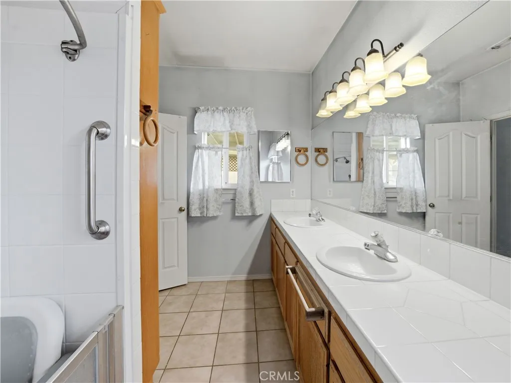 715 Shannon Hill, Paso Robles, California 93446 home-pic-16