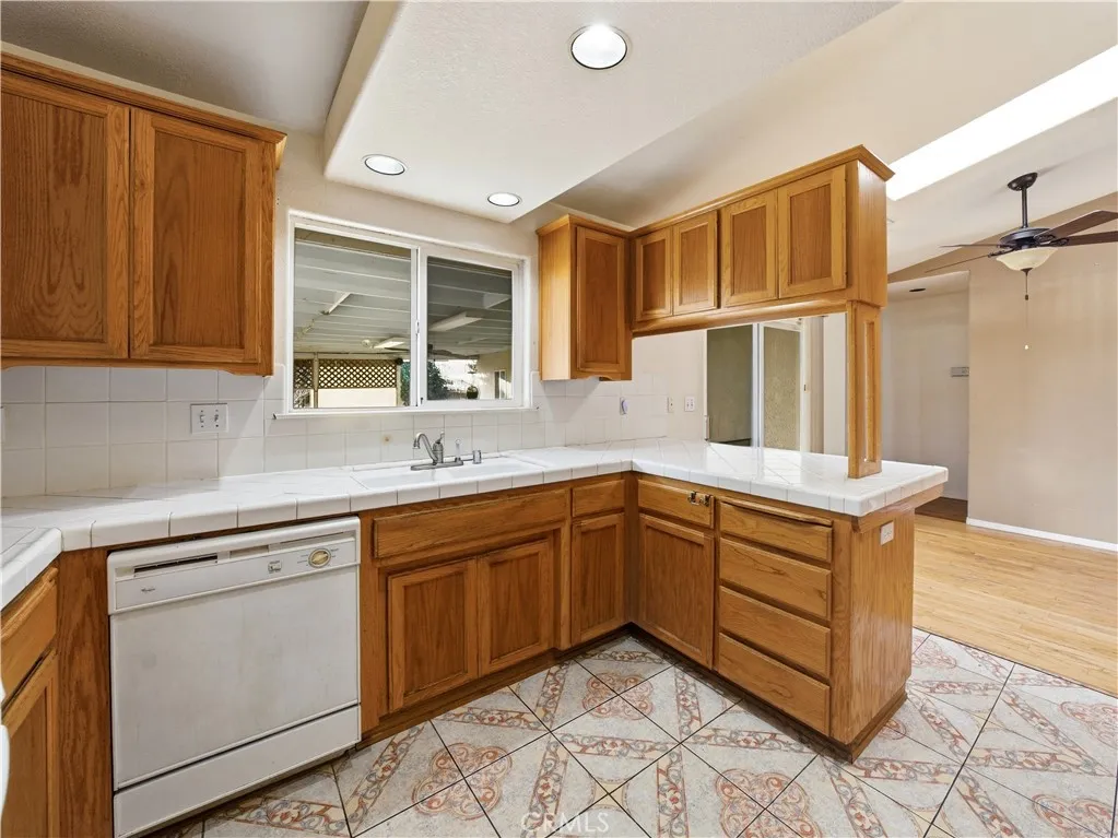 715 Shannon Hill, Paso Robles, California 93446 home-pic-3