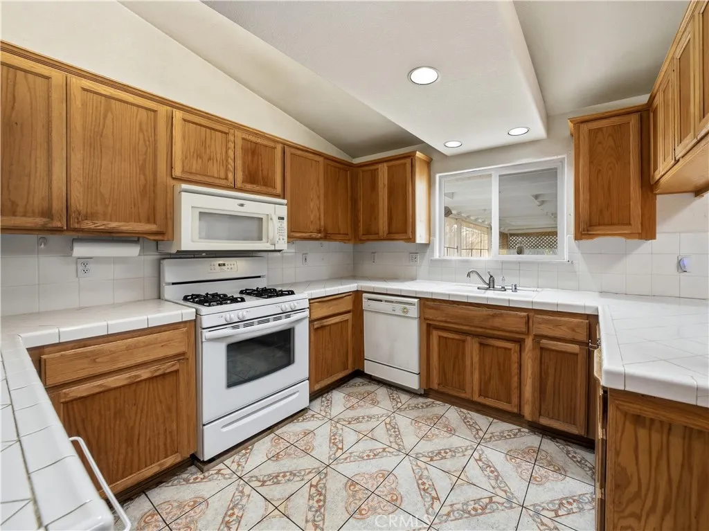 715 Shannon Hill, Paso Robles, California 93446 home-pic-4