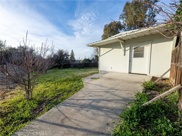 Detached 16x20 shop with power