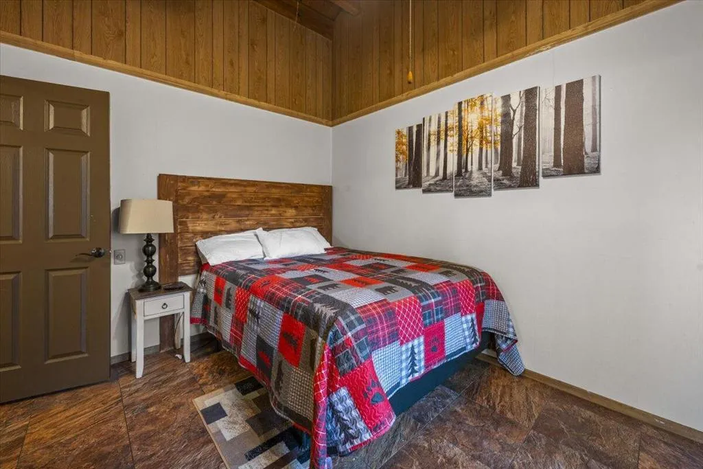 140 Highland Lane, Sugarloaf, California 92386 home-pic-17