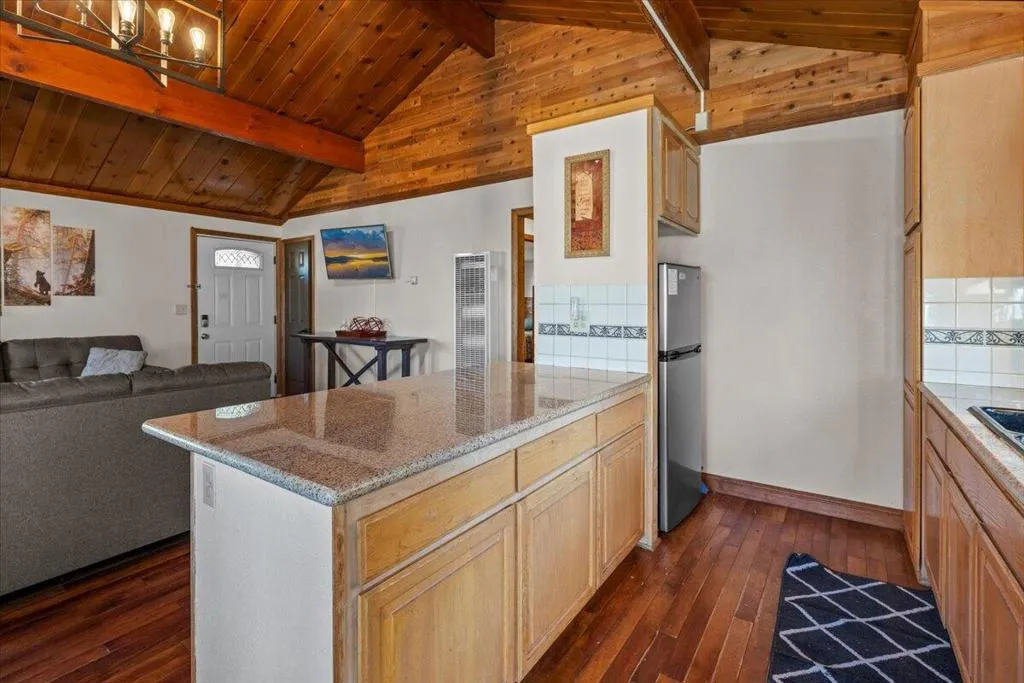 140 Highland Lane, Sugarloaf, California 92386 home-pic-10