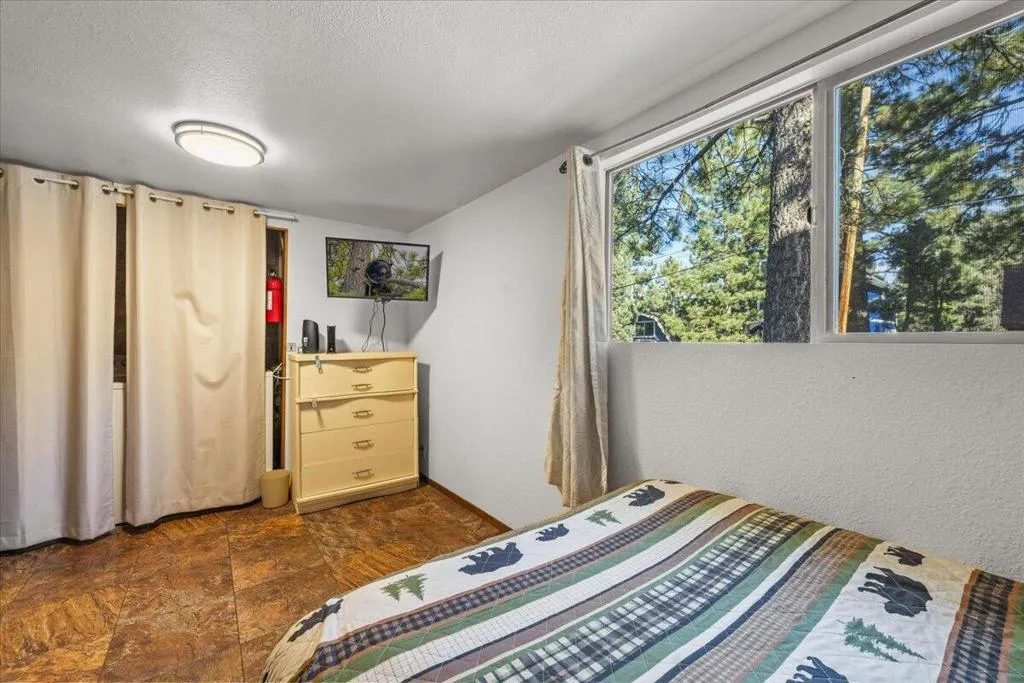 140 Highland Lane, Sugarloaf, California 92386 home-pic-14