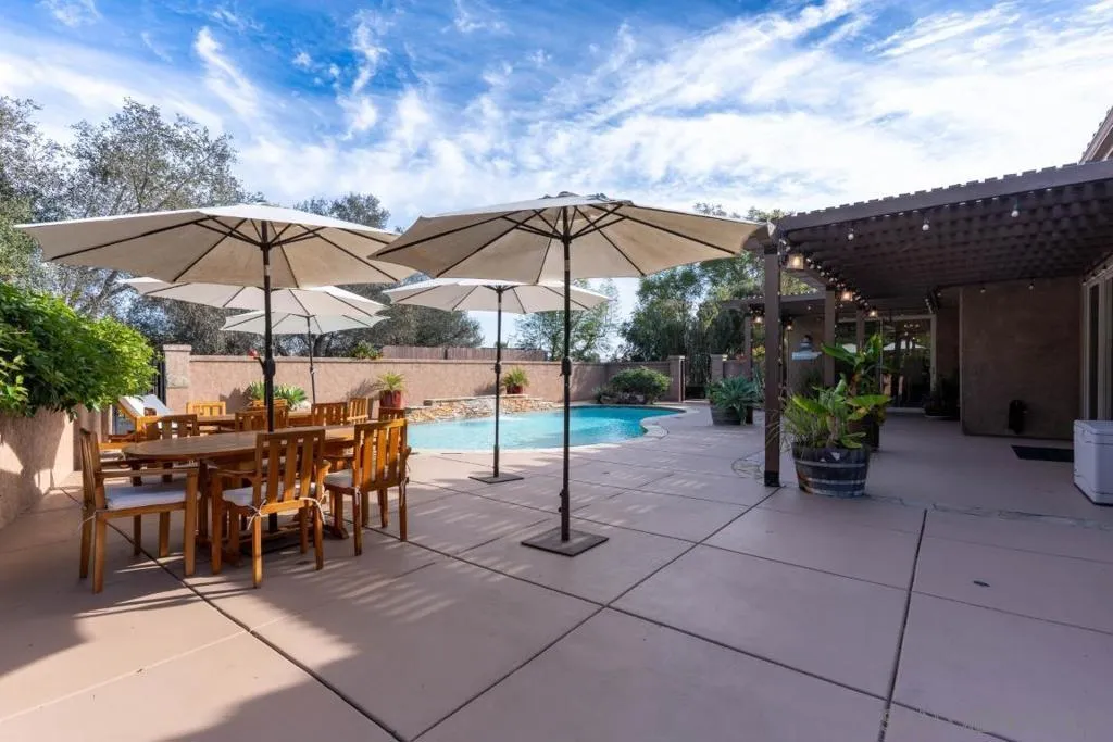 1195 Via Encinos, Fallbrook, California 92028 home-pic-25