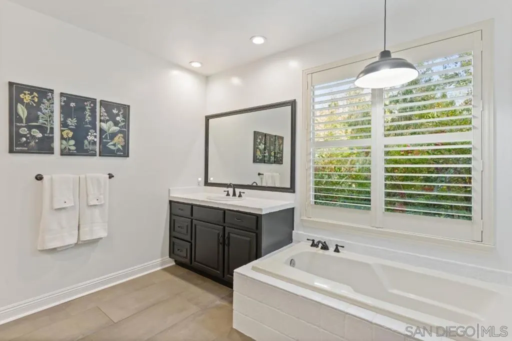 1195 Via Encinos, Fallbrook, California 92028 home-pic-14