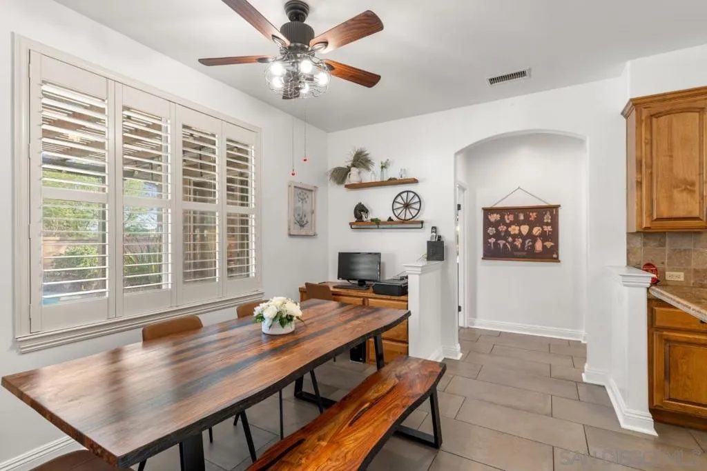 1195 Via Encinos, Fallbrook, California 92028 home-pic-10