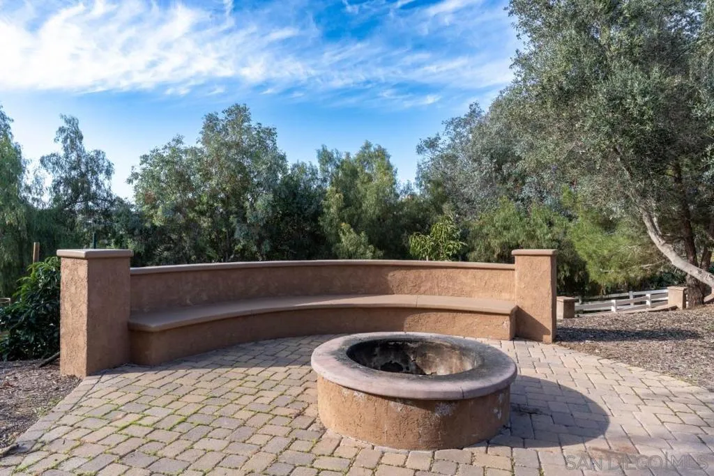 1195 Via Encinos, Fallbrook, California 92028 home-pic-28