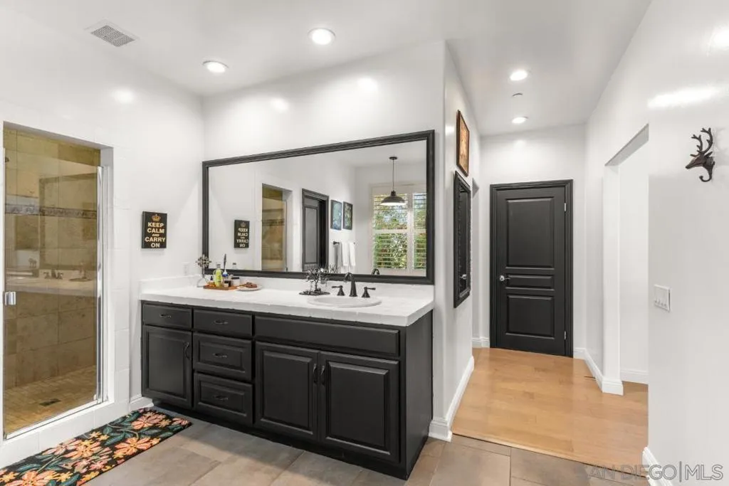 1195 Via Encinos, Fallbrook, California 92028 home-pic-15