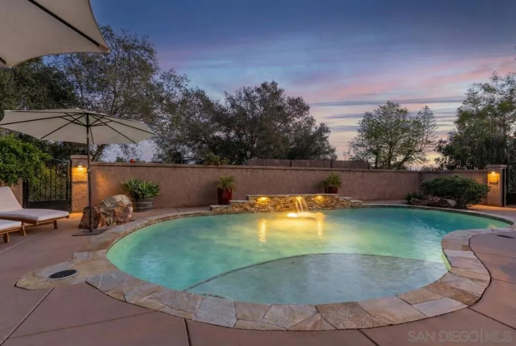 1195 Via Encinos, Fallbrook, California 92028 home-pic-23