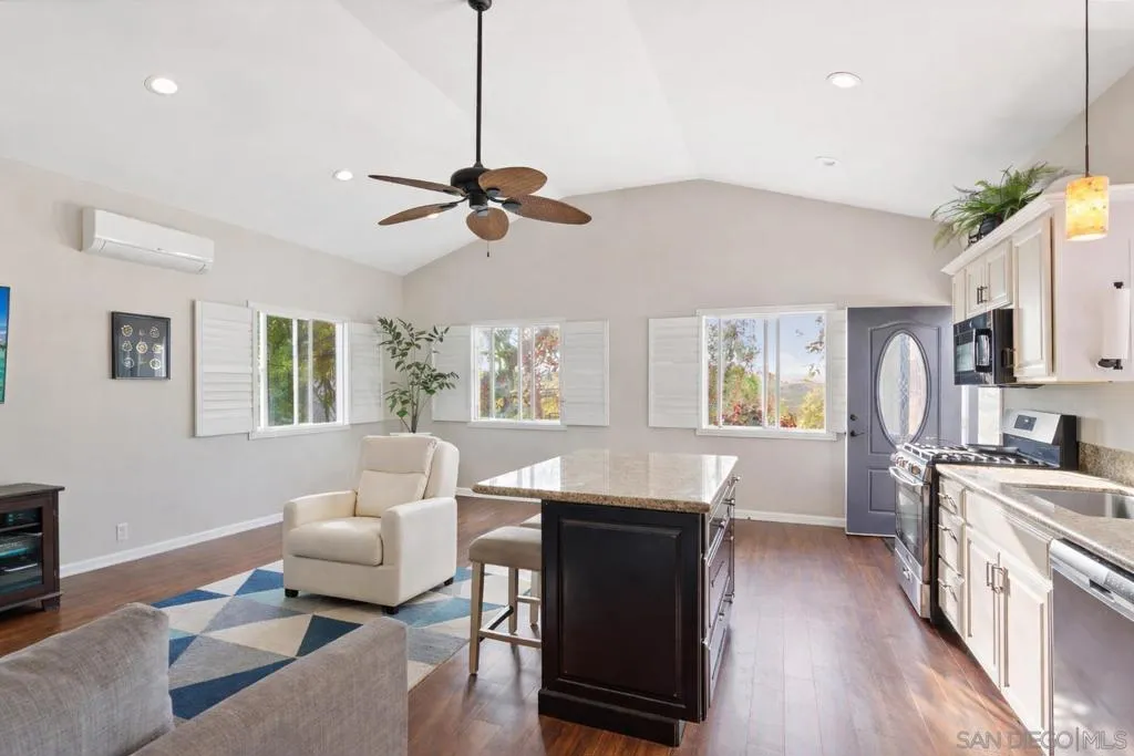 1195 Via Encinos, Fallbrook, California 92028 home-pic-33