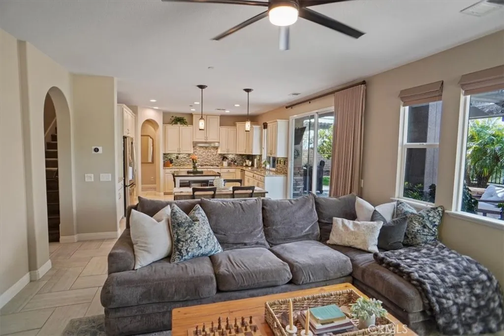 28115 Anvil Court, Valencia, California 91354 home-pic-11