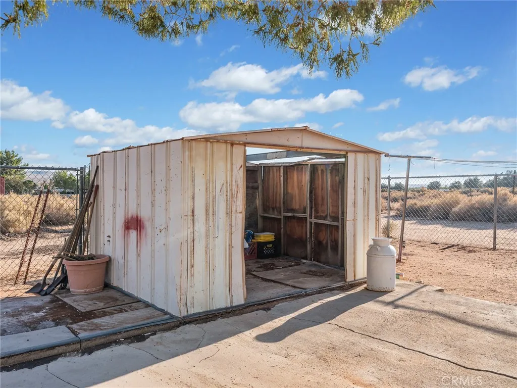 17757 Wheeler Road, Helendale, California 92342 home-pic-30
