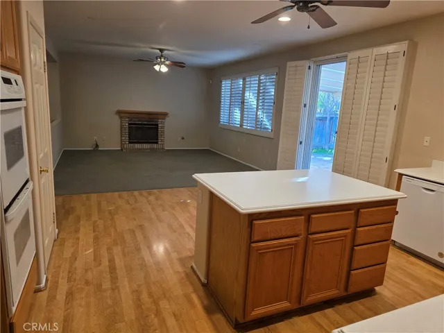 Dining Area & Kitchen