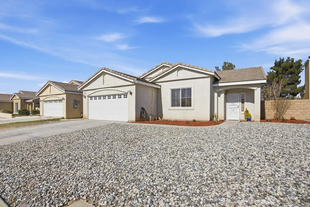 751 Pino Avenue, Lancaster, California 93535 home-pic-2