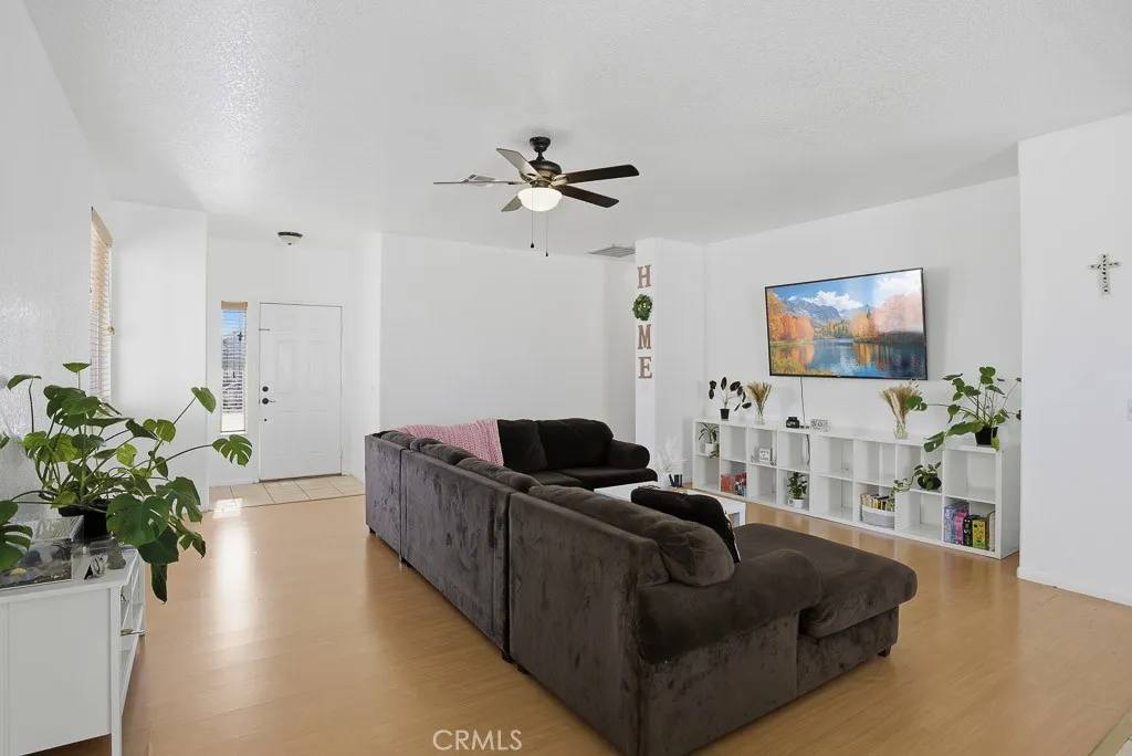 751 Pino Avenue, Lancaster, California 93535 home-pic-6