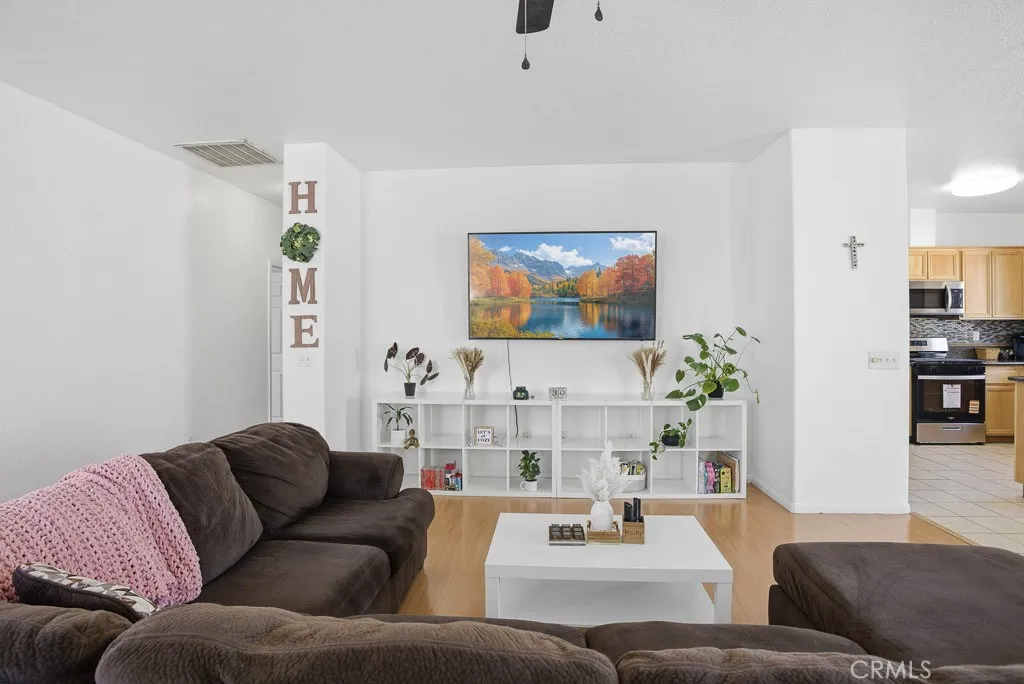 751 Pino Avenue, Lancaster, California 93535 home-pic-7