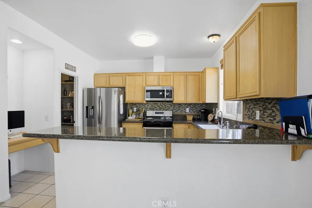 751 Pino Avenue, Lancaster, California 93535 home-pic-11