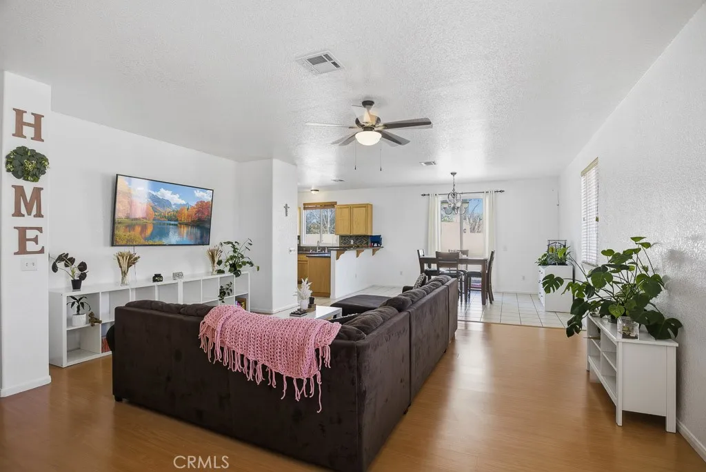 751 Pino Avenue, Lancaster, California 93535 home-pic-3
